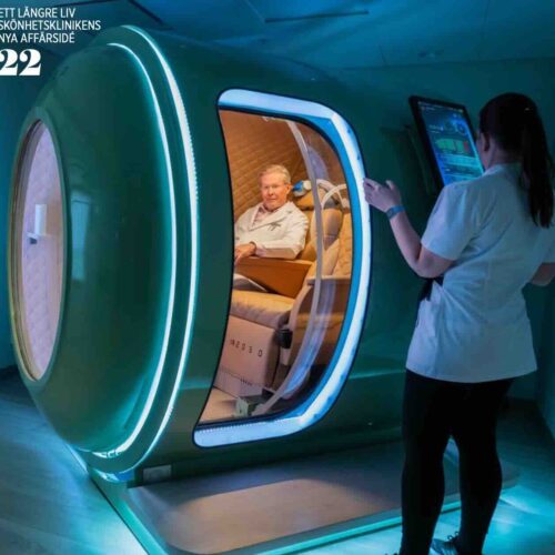 Läkare Per heden i tryckkammare.